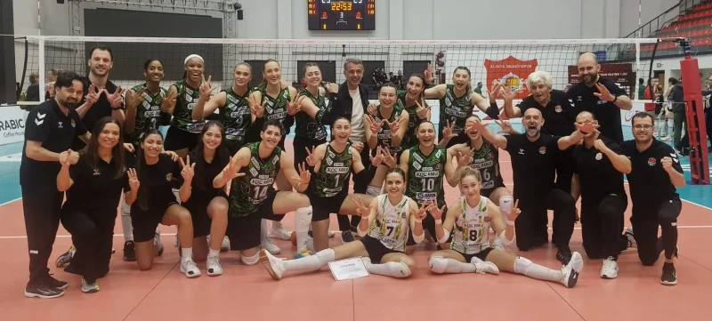 Sakaryalı Sultanlar Tarih Yazdı:  Namağlup Lider  Büyük Finalde 